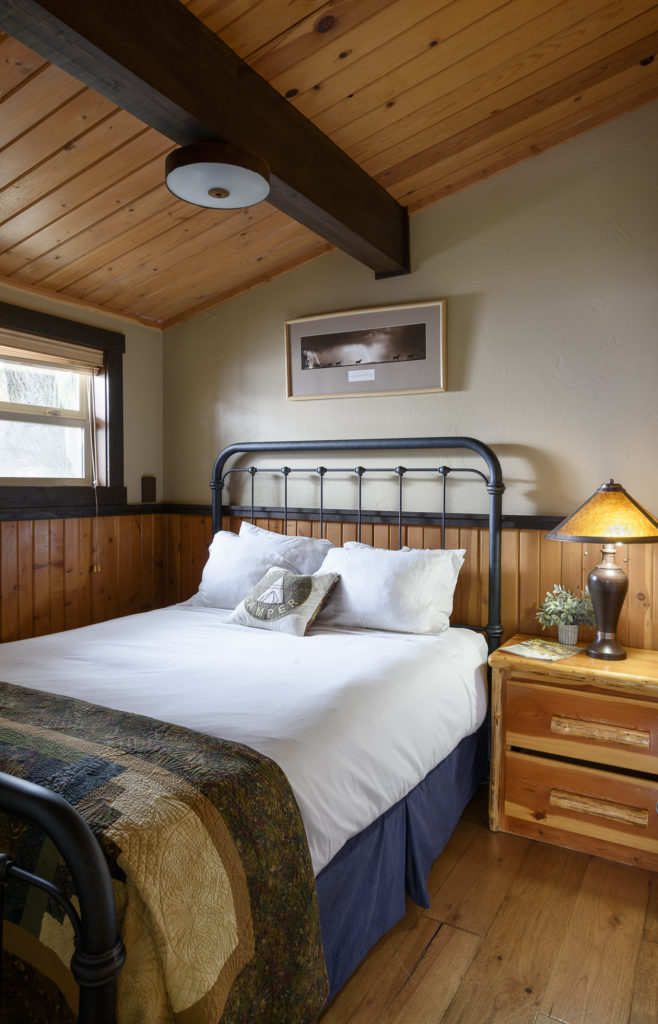Flathead Lake Lodge - Montana - Cabins, Room 5, Image 3