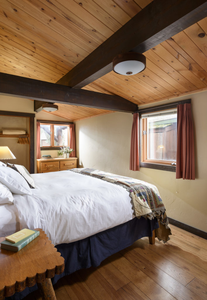 Flathead Lake Lodge - Montana - Cabins, Room 6, Image 4