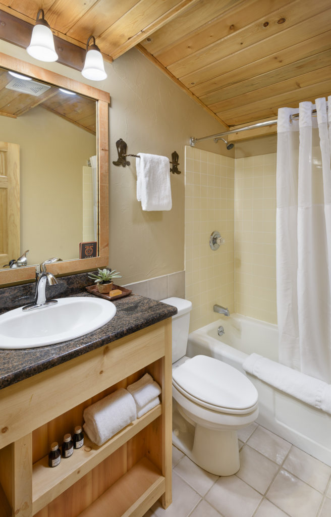 Flathead Lake Lodge - Montana - Cabins, Room 5, Image 3