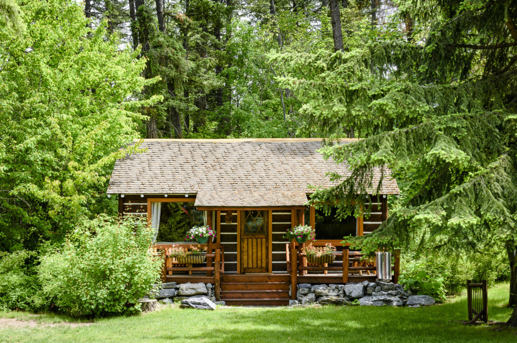 Flathead Lake Lodge - Montana - Cabins, Room 2, Image 4